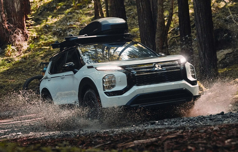 Продажи Mitsubishi в США обвалились: один лишь Toyota Corolla Cross обогнал всю линейку Mitsubishi в США, включая Outlander и Eclipse Cross